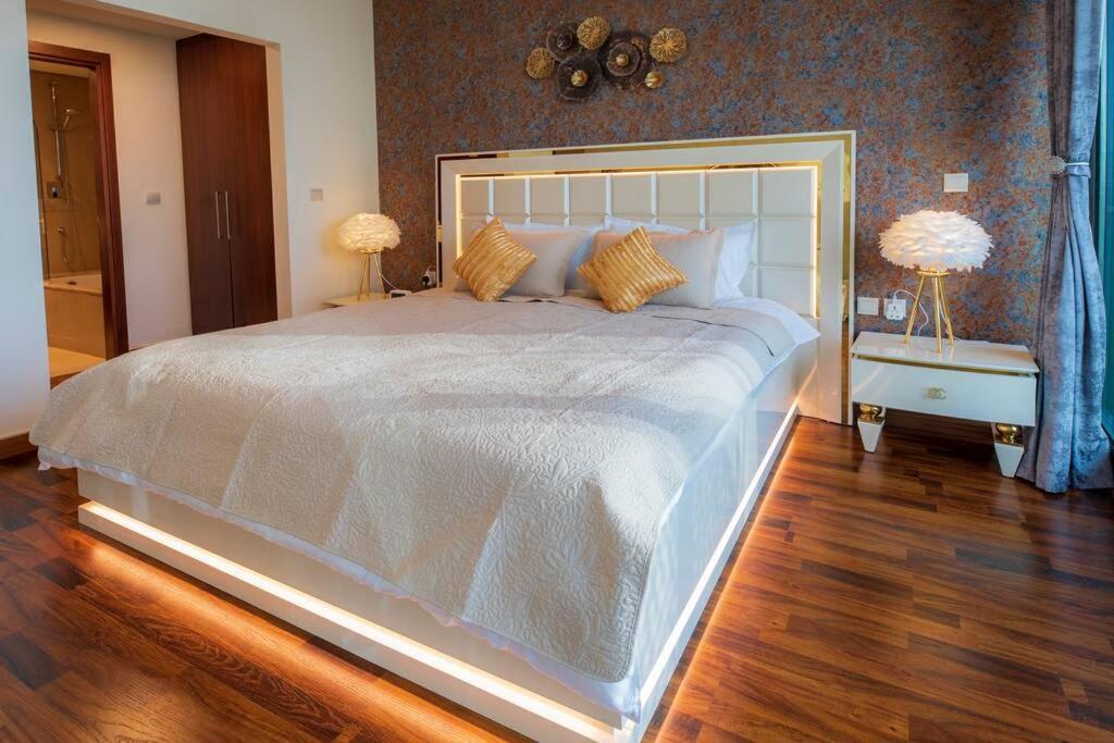 First Class 3Br With Full Burj Khalifa And Fountain View Дубай Екстериор снимка