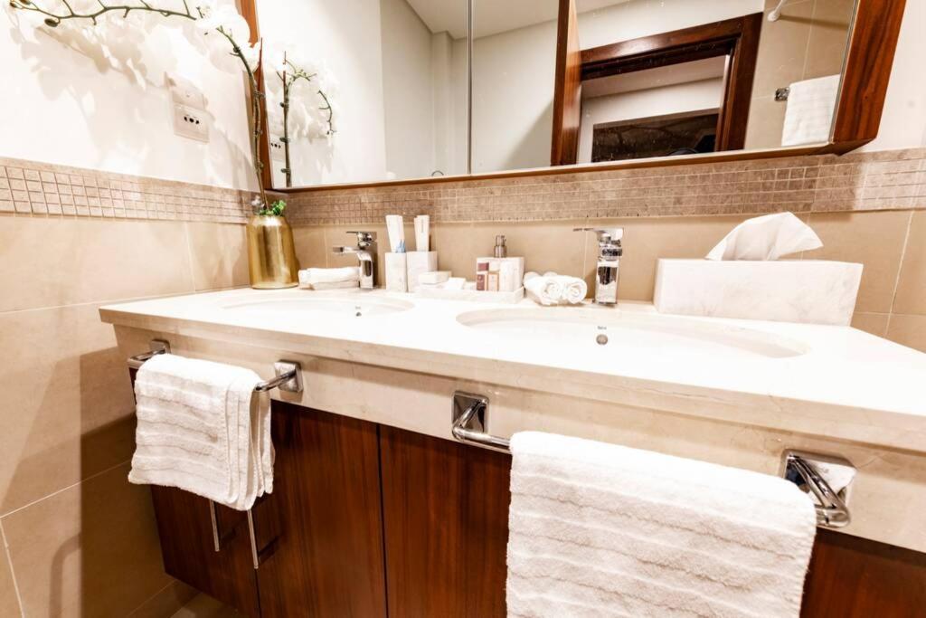 First Class 3Br With Full Burj Khalifa And Fountain View Дубай Екстериор снимка